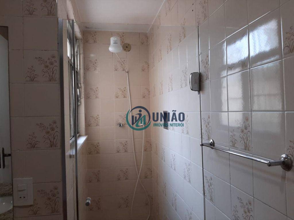 Apartamento à venda com 2 quartos, 75m² - Foto 10