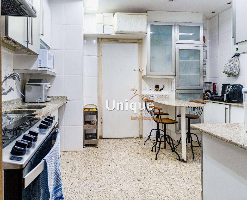 Apartamento à venda com 3 quartos, 300m² - Foto 29