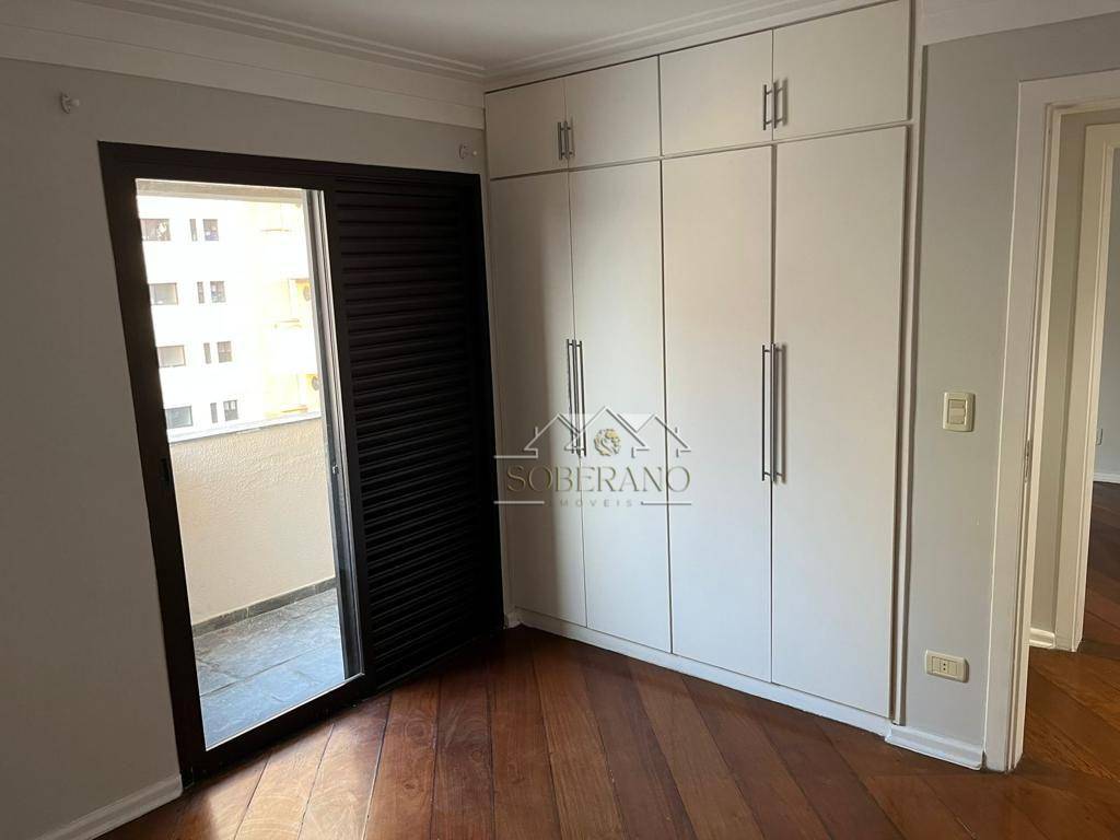 Apartamento para alugar com 3 quartos, 128m² - Foto 9