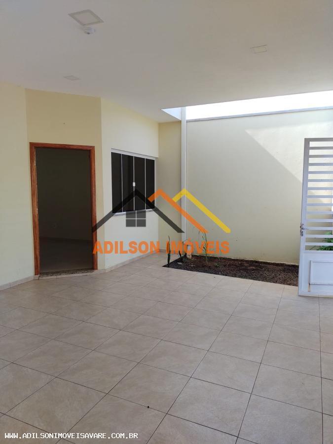 Casa à venda com 3 quartos, 200m² - Foto 2