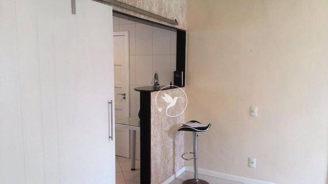 Apartamento à venda com 2 quartos, 76m² - Foto 9