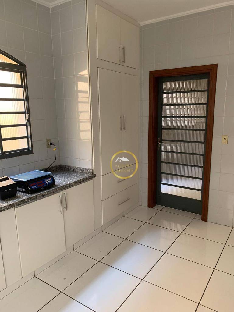 Casa à venda e aluguel com 3 quartos, 520m² - Foto 15