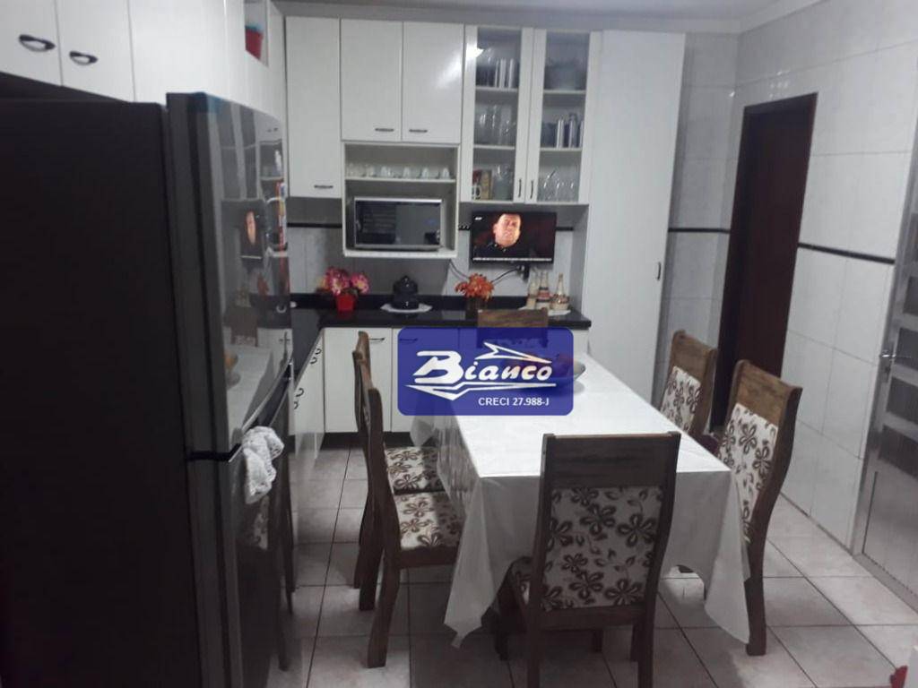 Sobrado à venda com 2 quartos, 220m² - Foto 8