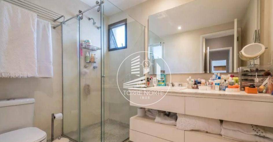 Apartamento à venda com 3 quartos, 162m² - Foto 17