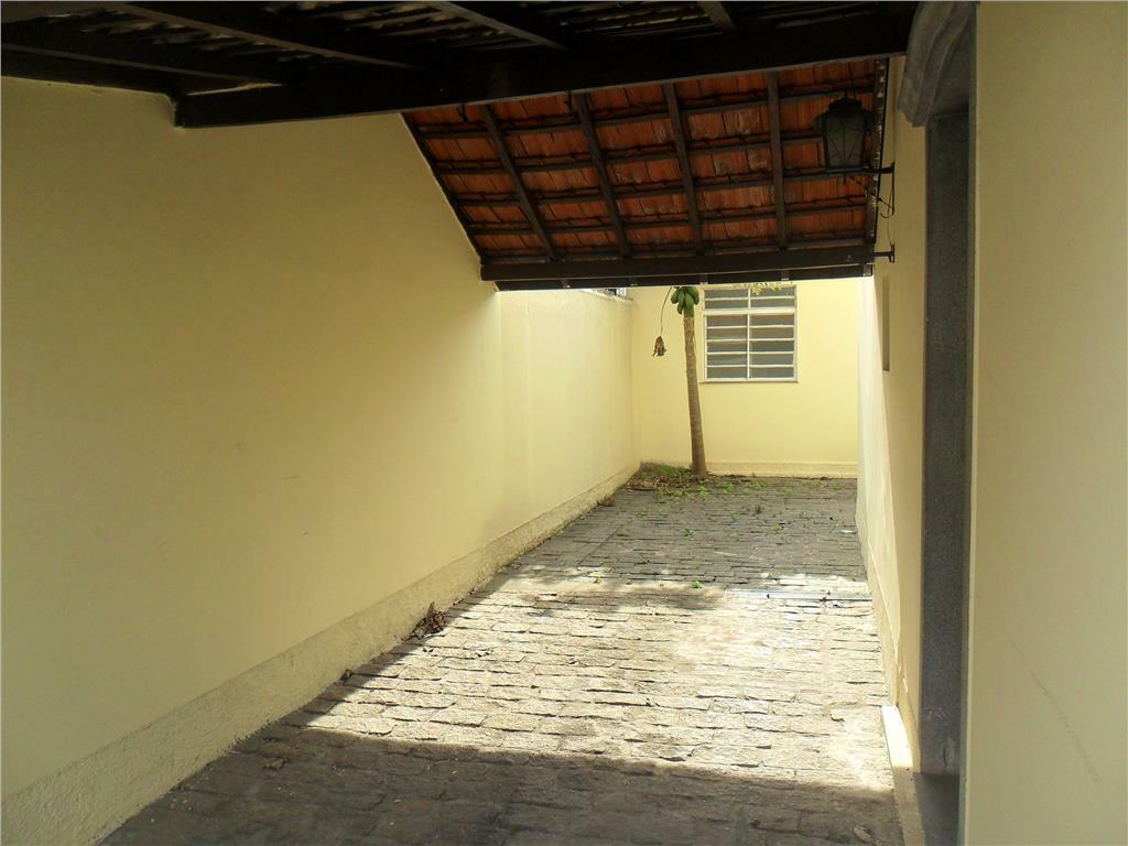 Sobrado à venda e aluguel com 3 quartos, 200m² - Foto 30