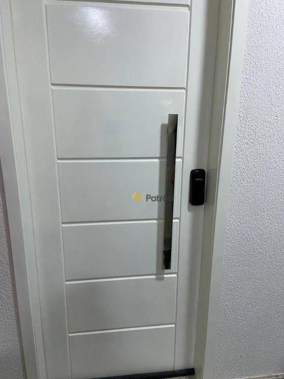 Apartamento à venda com 3 quartos, 90m² - Foto 2