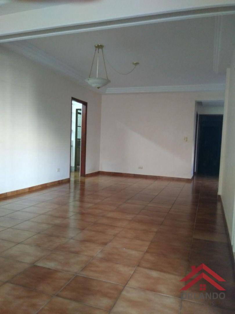 Apartamento à venda com 4 quartos, 203m² - Foto 2