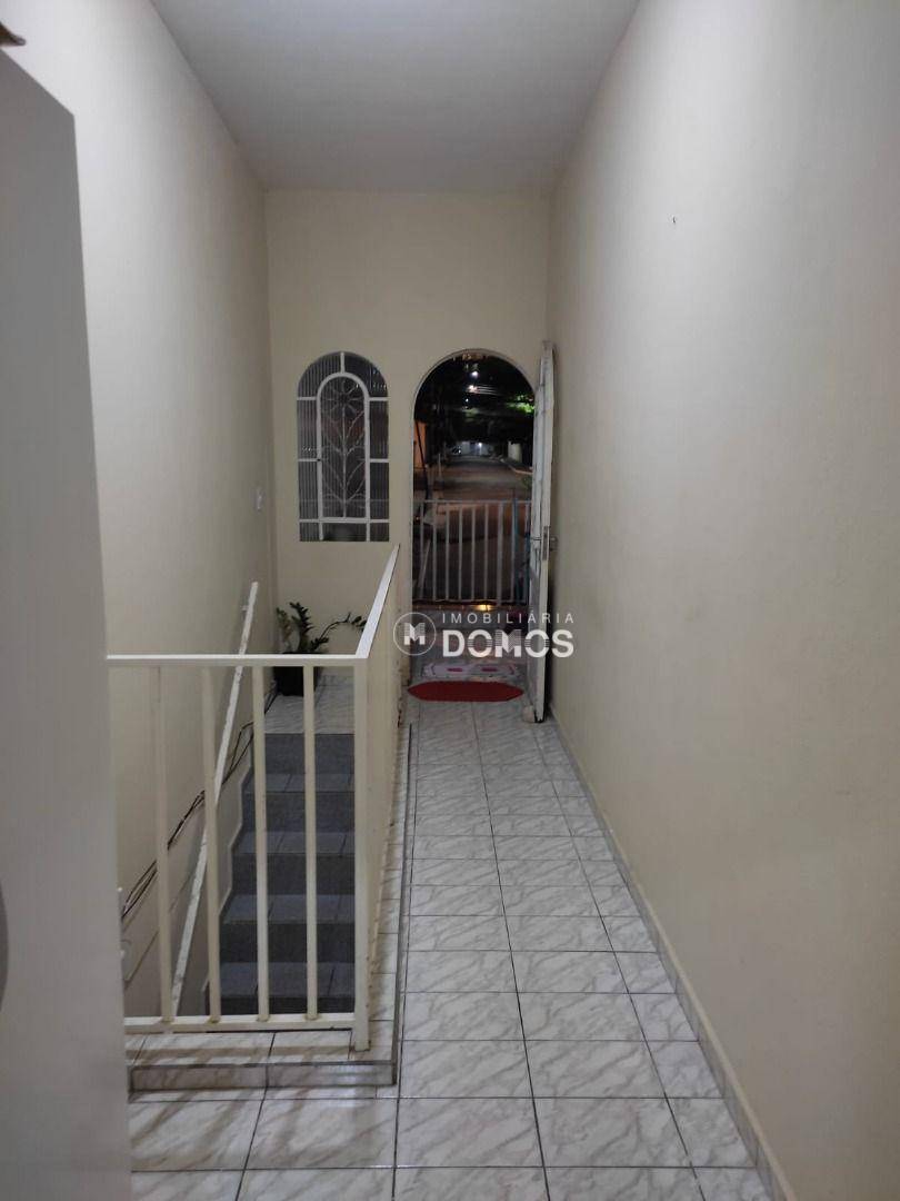 Casa à venda com 5 quartos, 140m² - Foto 13