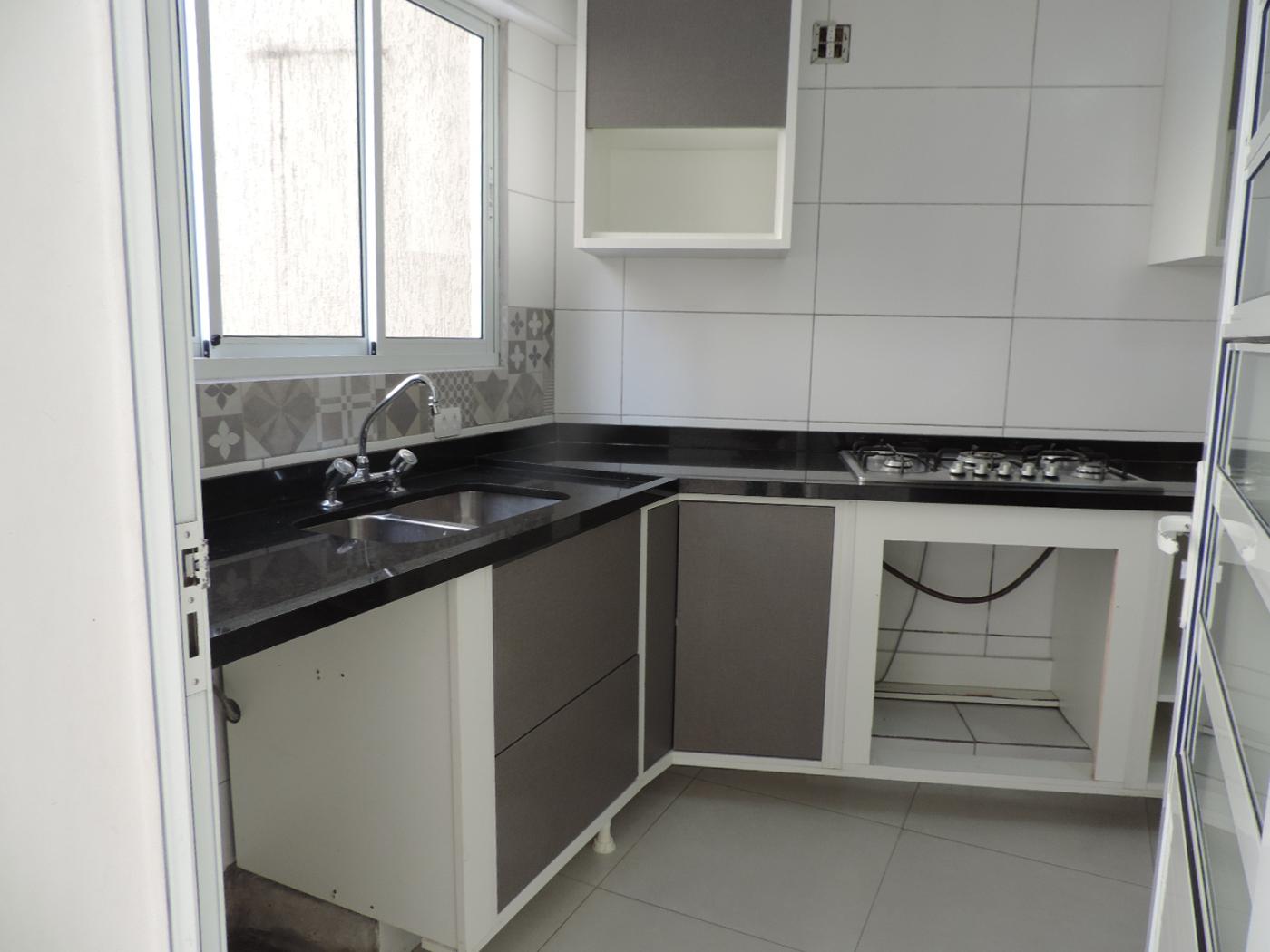 Casa à venda com 3 quartos, 230m² - Foto 1