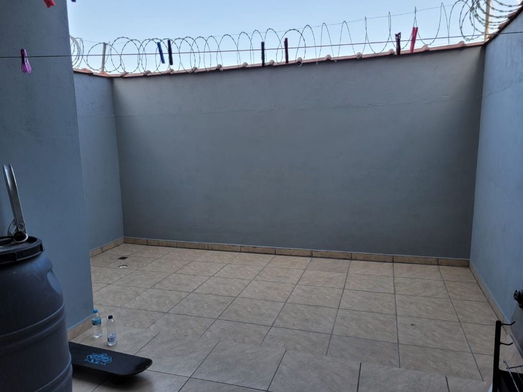 Casa à venda com 2 quartos, 111m² - Foto 4