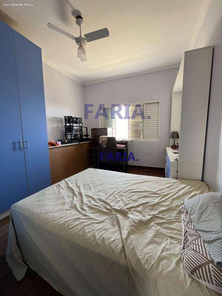 Casa à venda com 7 quartos, 250m² - Foto 8