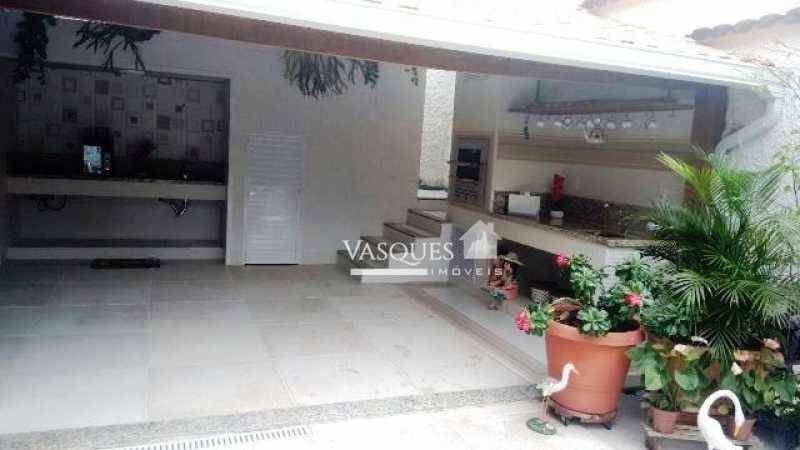 Casa à venda com 4 quartos, 234m² - Foto 15