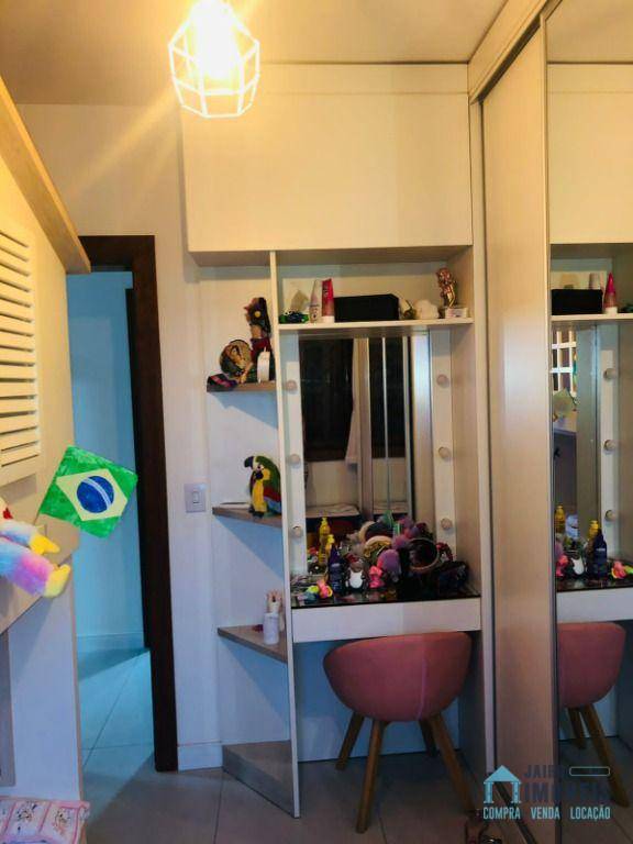 Apartamento à venda com 3 quartos, 209m² - Foto 12