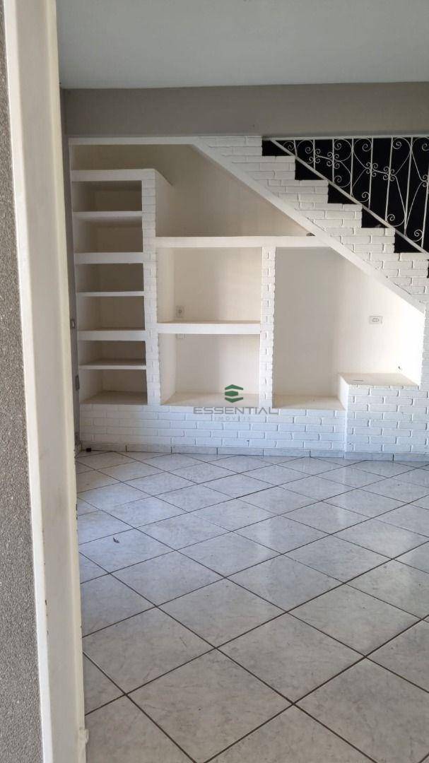 Sobrado à venda com 3 quartos, 180m² - Foto 4