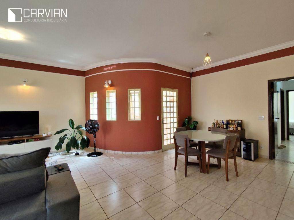Casa à venda com 3 quartos, 153m² - Foto 4