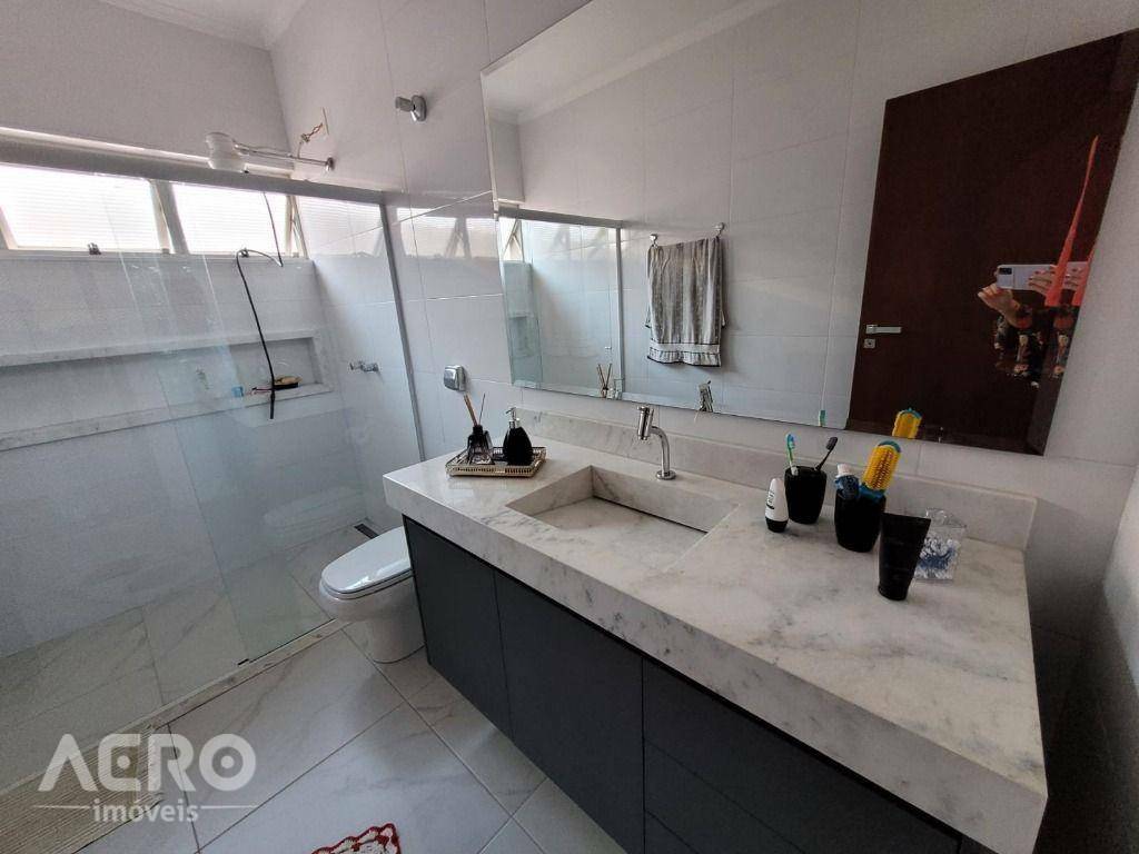 Casa à venda com 3 quartos, 263m² - Foto 28