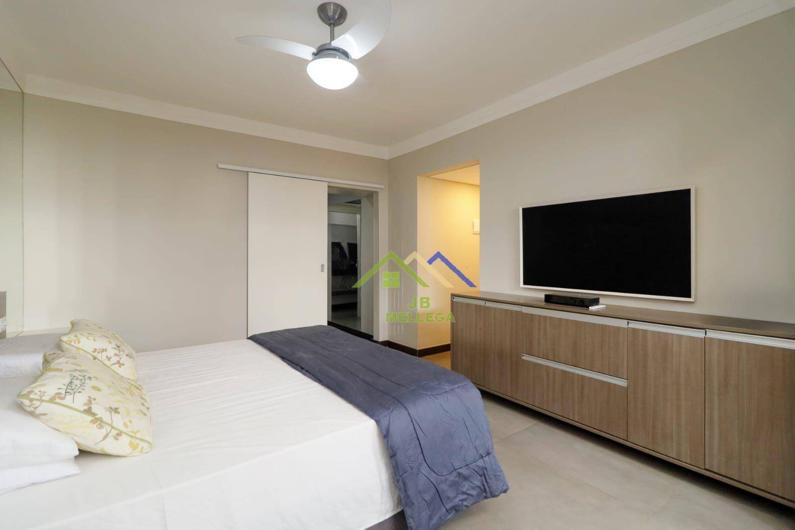 Chácara, 3 quartos, 1070 m² - Foto 2