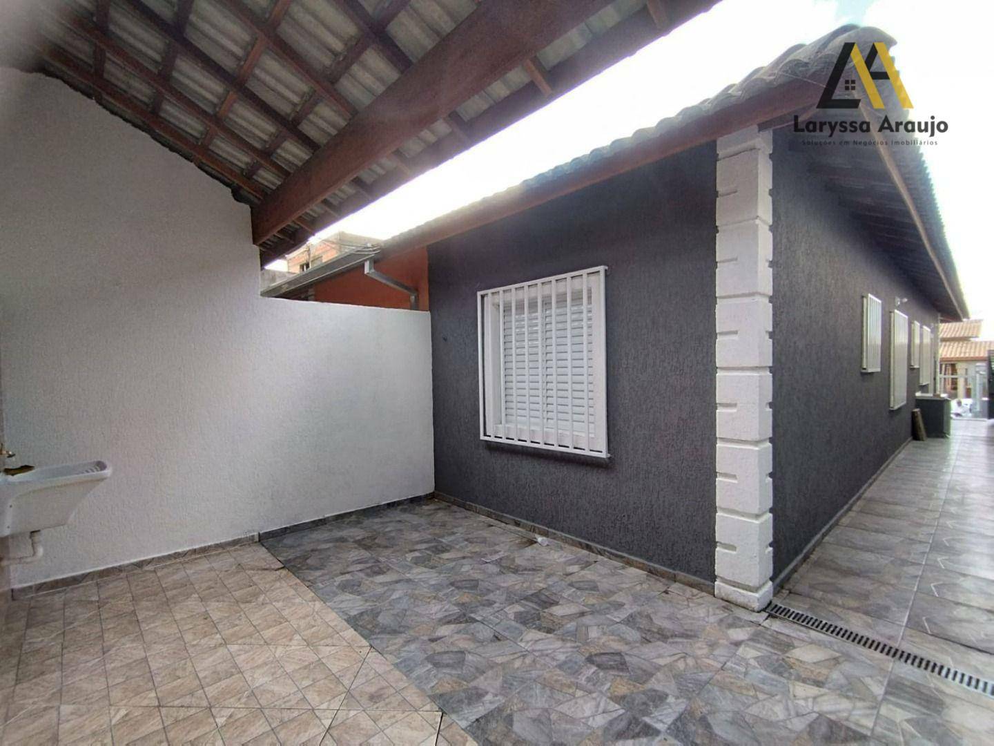 Casa à venda com 2 quartos, 70m² - Foto 5