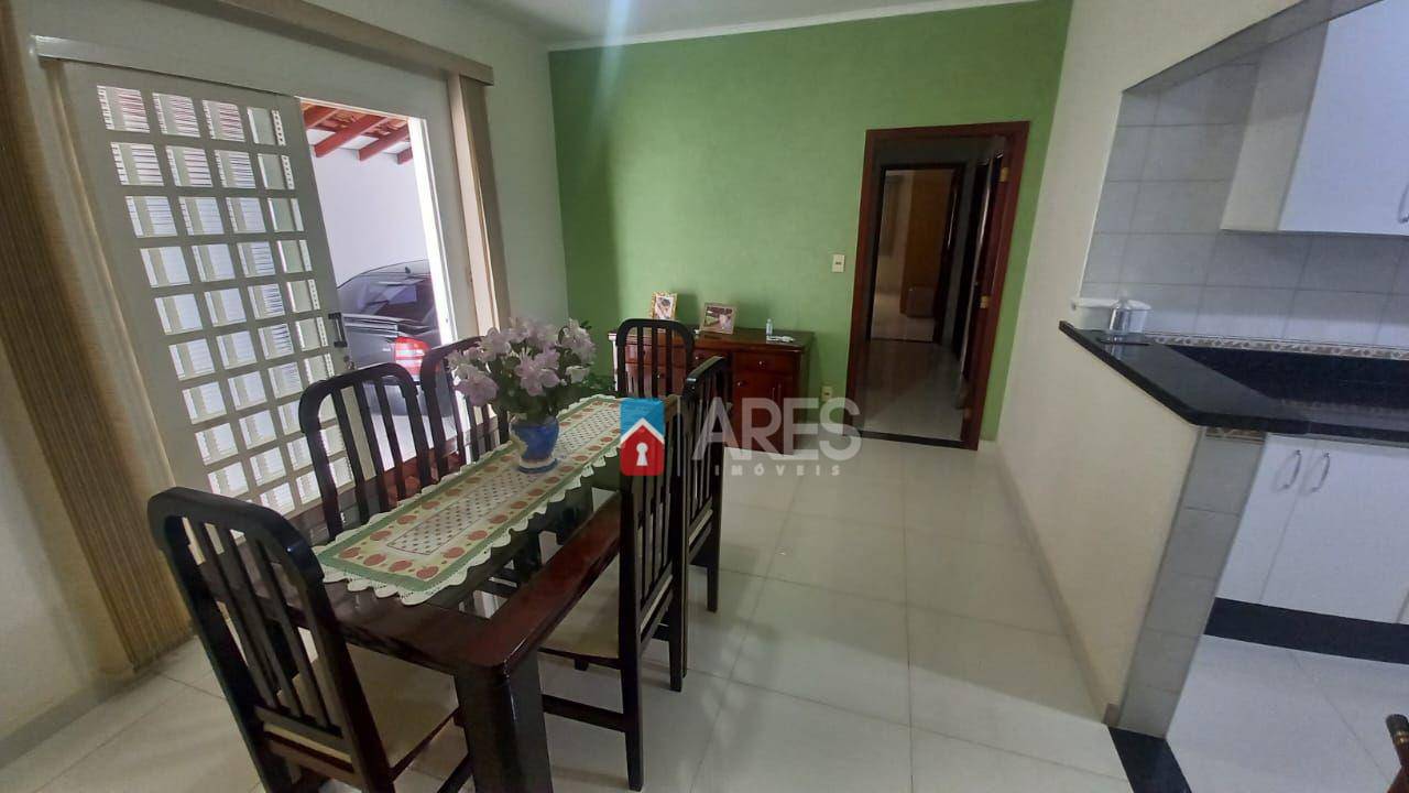 Casa à venda com 3 quartos, 179m² - Foto 17