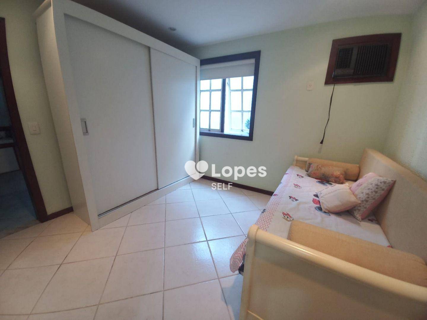 Casa à venda com 5 quartos, 262m² - Foto 12