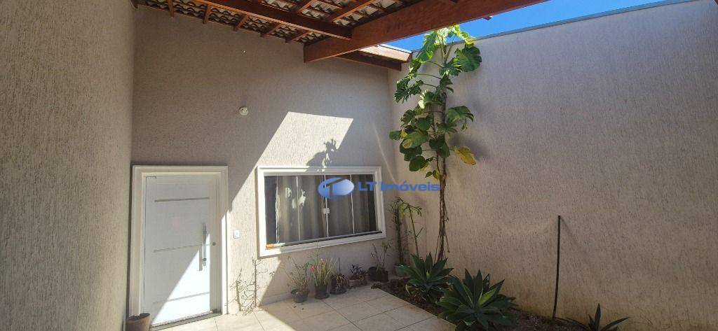 Casa, 3 quartos, 105 m² - Foto 1