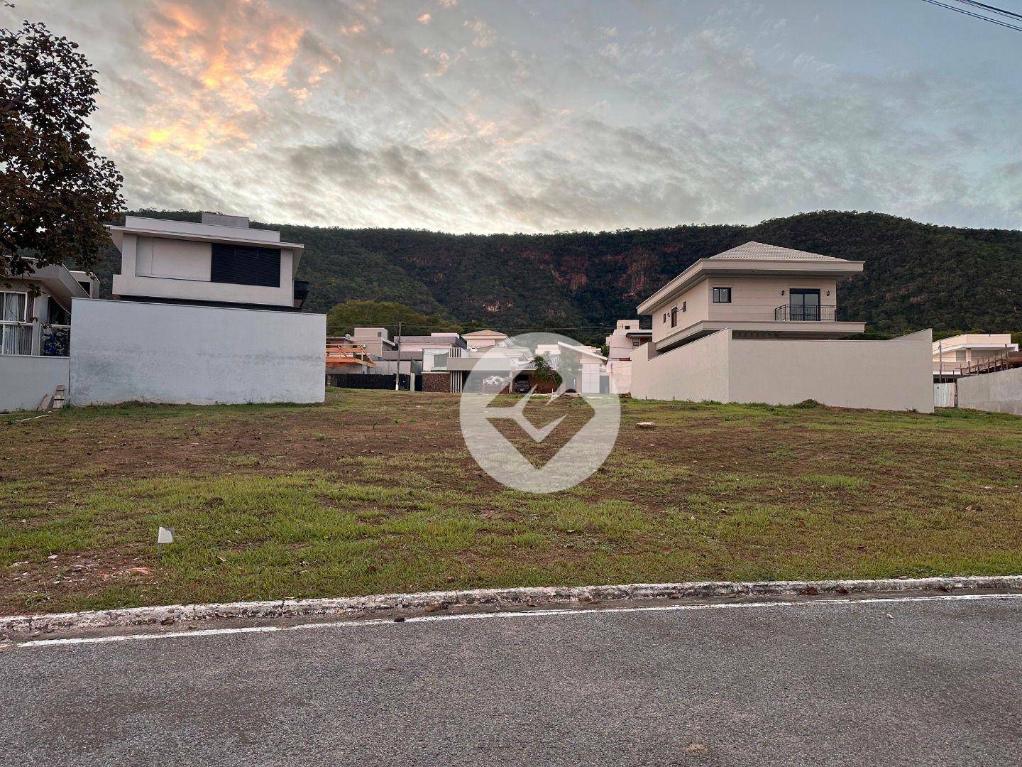 Loteamento e Condomínio, 348 m² - Foto 1
