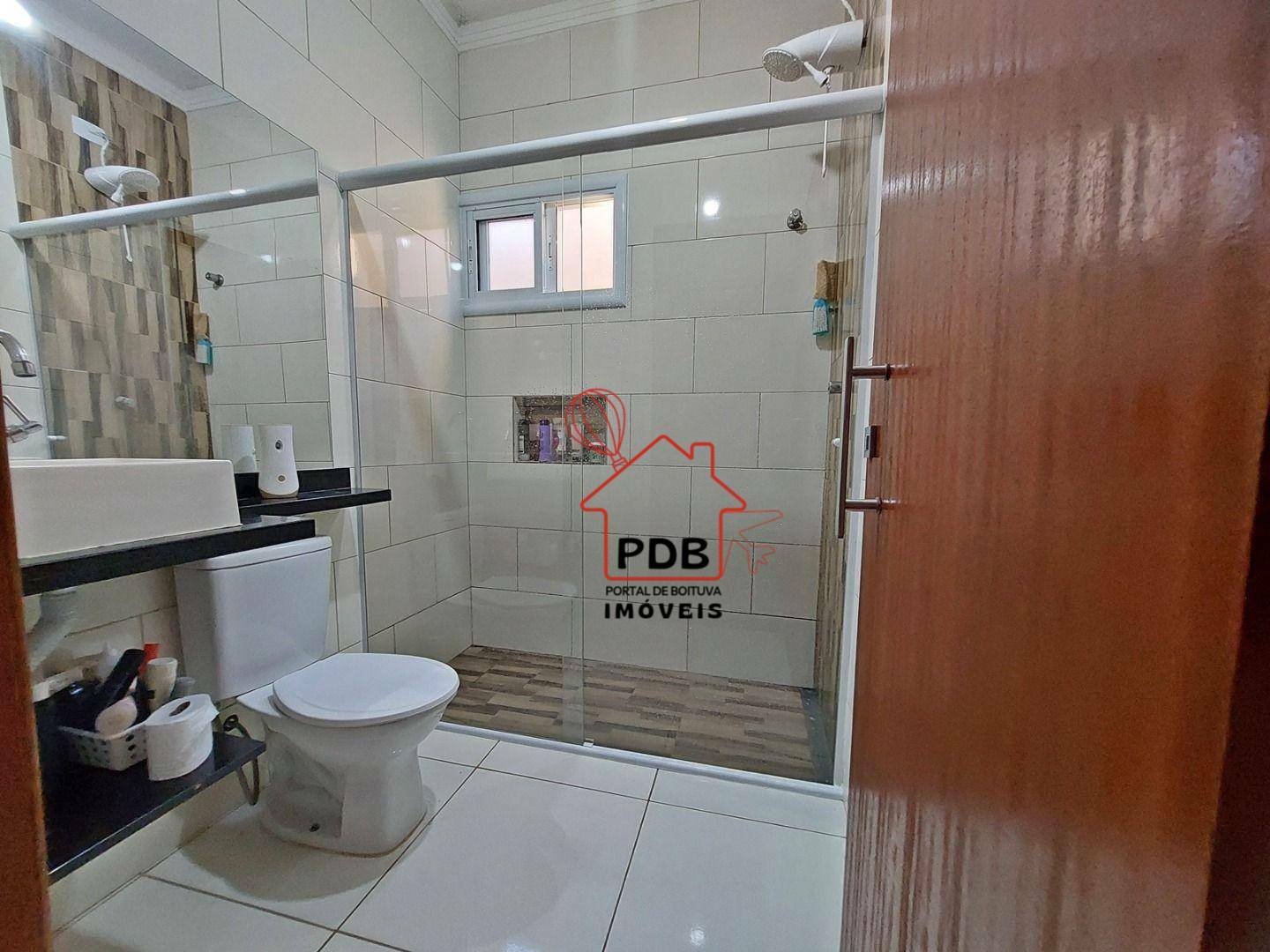 Casa à venda com 3 quartos, 182m² - Foto 4