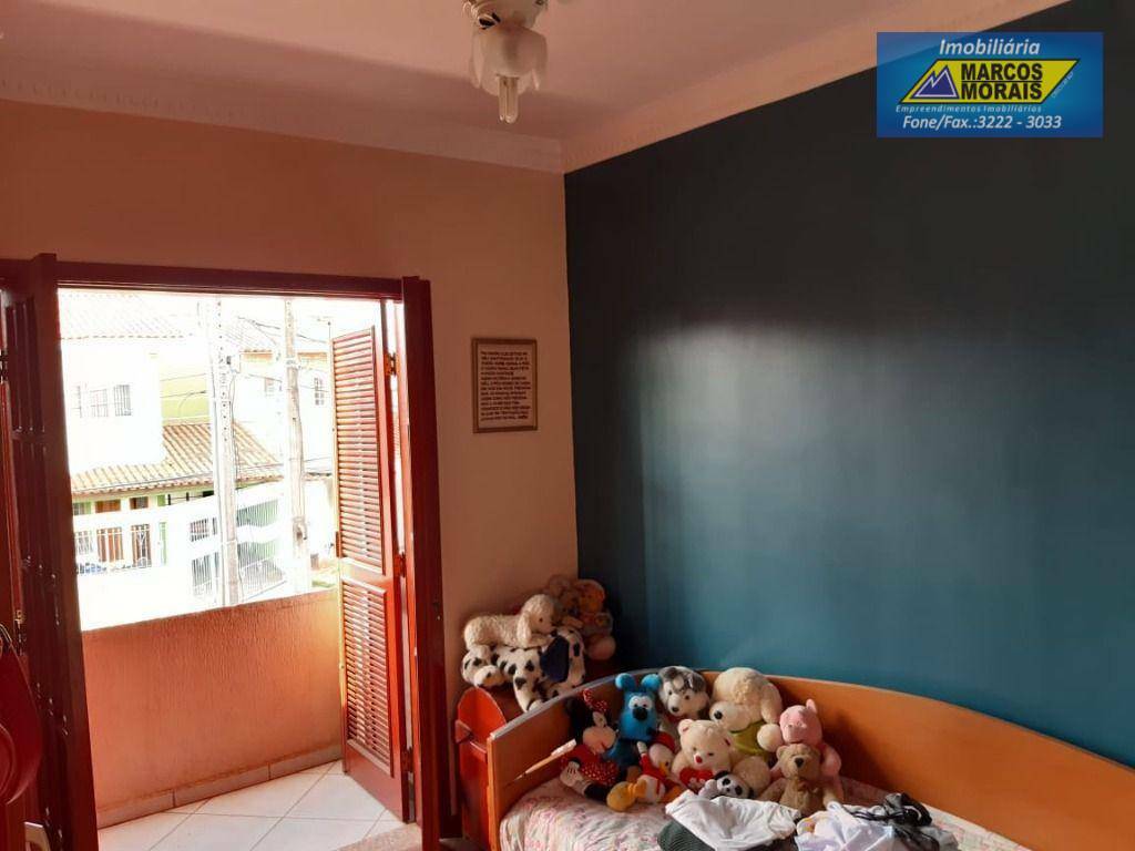 Casa à venda com 4 quartos, 250m² - Foto 25