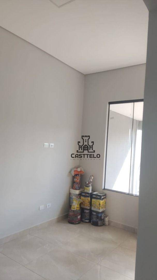 Casa à venda com 3 quartos, 84m² - Foto 4