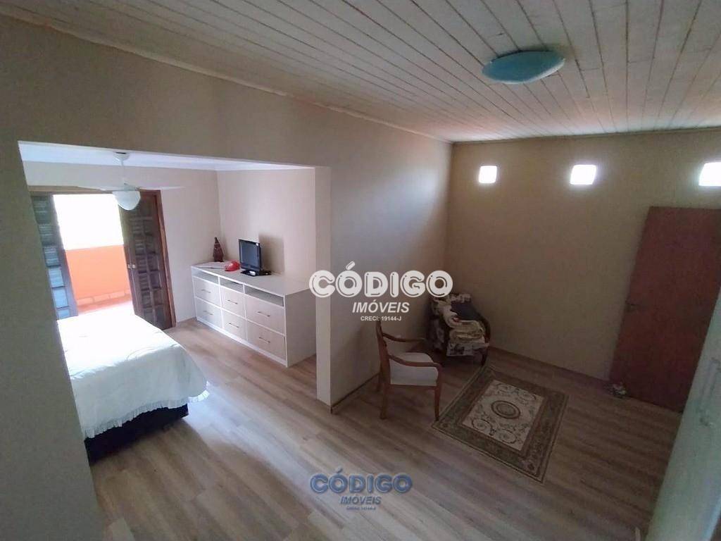 Sobrado à venda com 3 quartos, 290m² - Foto 4