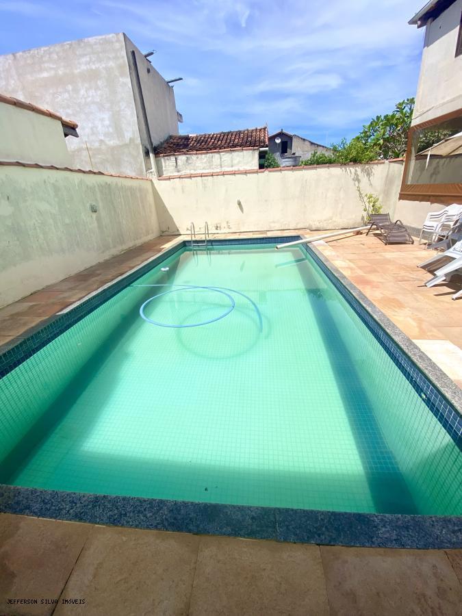 Casa de Condomínio à venda com 4 quartos, 272m² - Foto 2