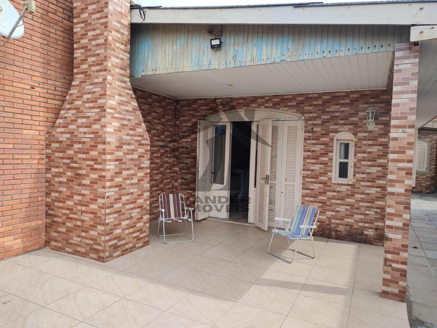 Casa à venda com 6 quartos, 300m² - Foto 3
