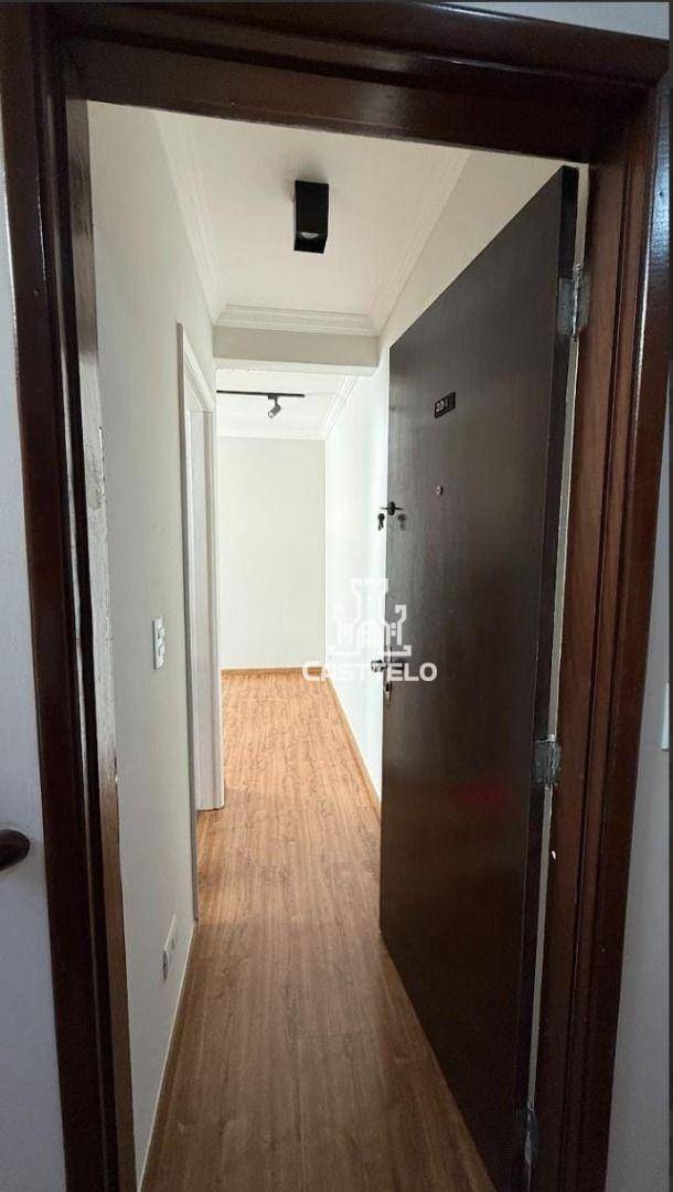 Apartamento à venda com 2 quartos, 45m² - Foto 2