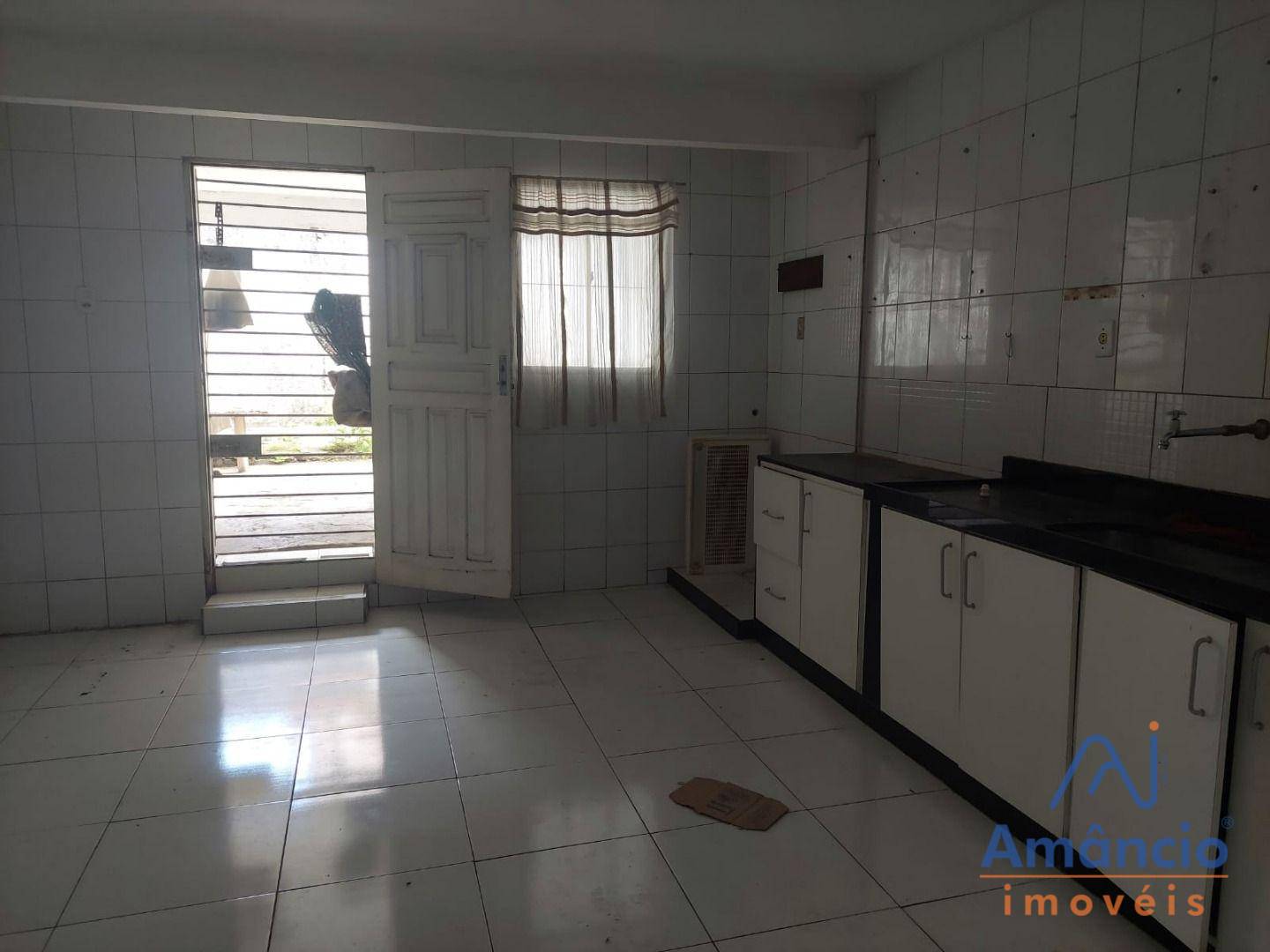 Casa à venda com 5 quartos, 112m² - Foto 12