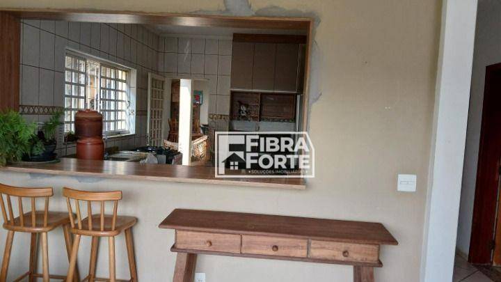 Casa à venda com 4 quartos, 250m² - Foto 15