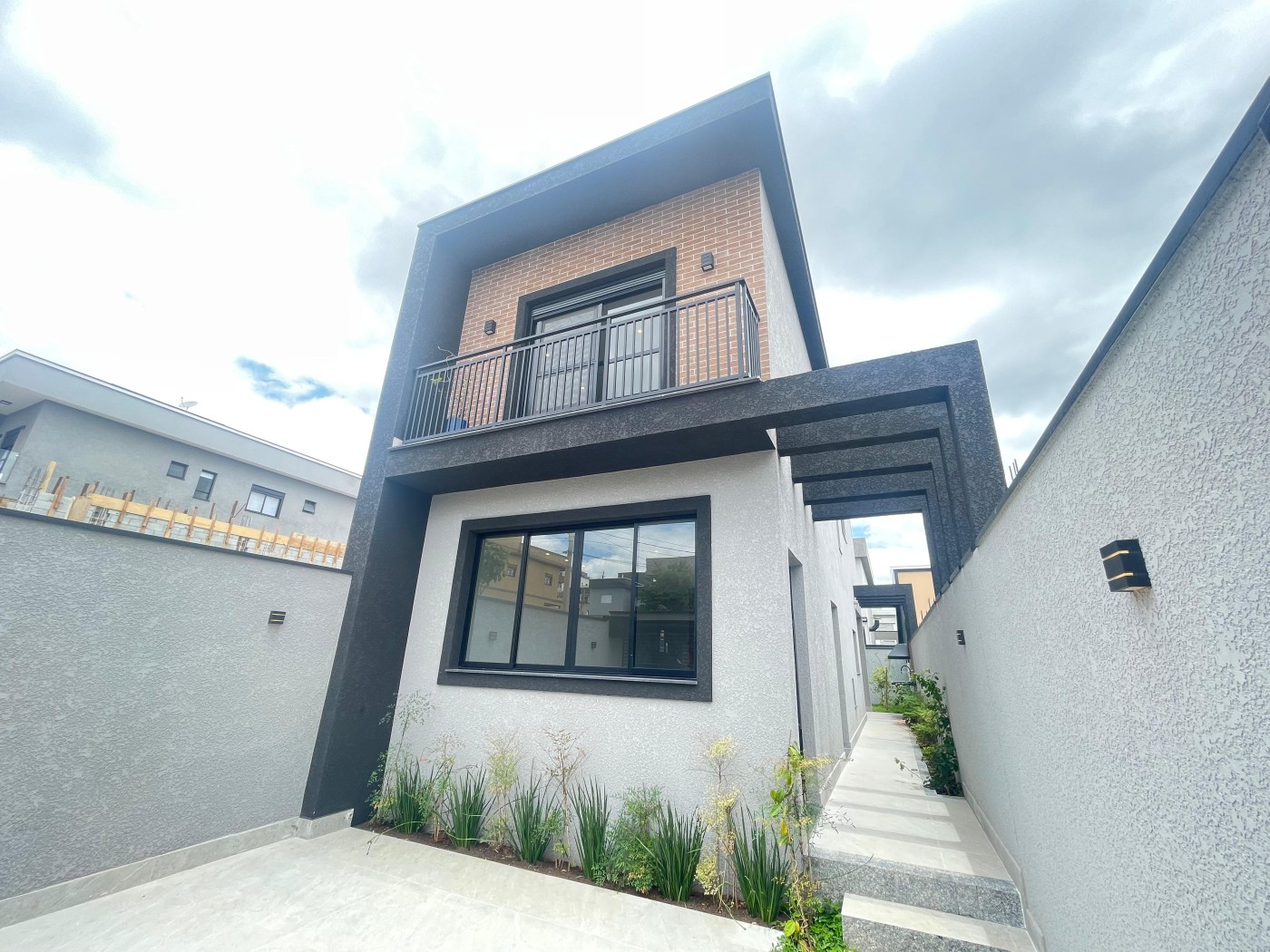 Casa à venda com 3 quartos, 130m² - Foto 1