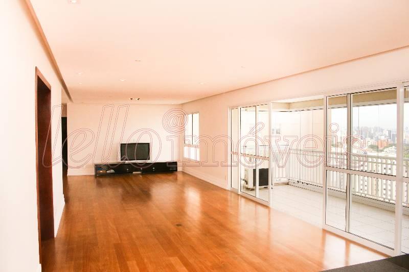 Apartamento para alugar com 2 quartos, 198m² - Foto 2