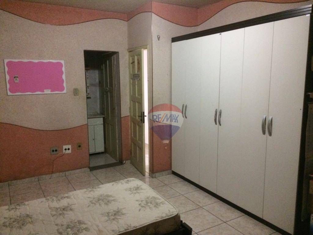 Casa de Condomínio à venda com 6 quartos, 280m² - Foto 11