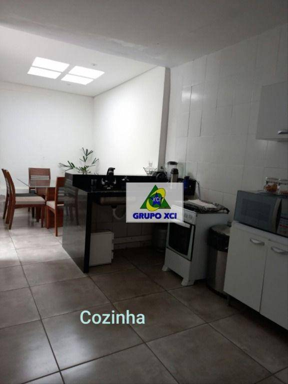 Casa à venda com 4 quartos, 300m² - Foto 8