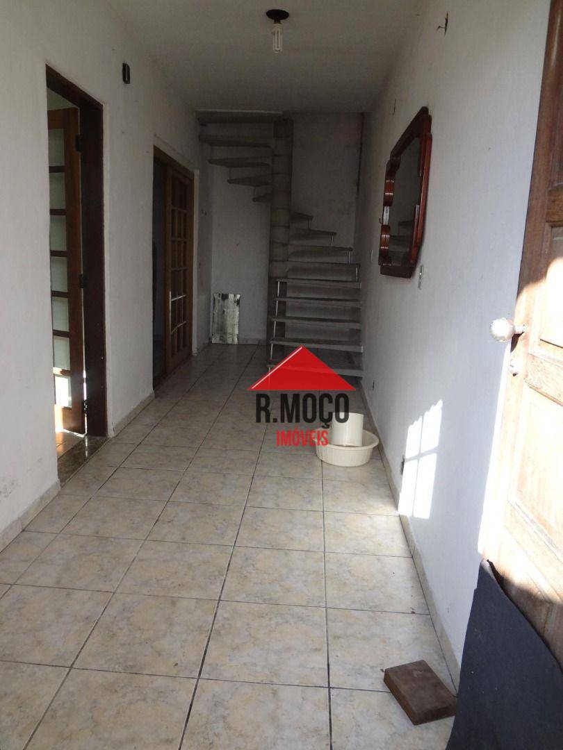 Sobrado à venda com 8 quartos, 100m² - Foto 46