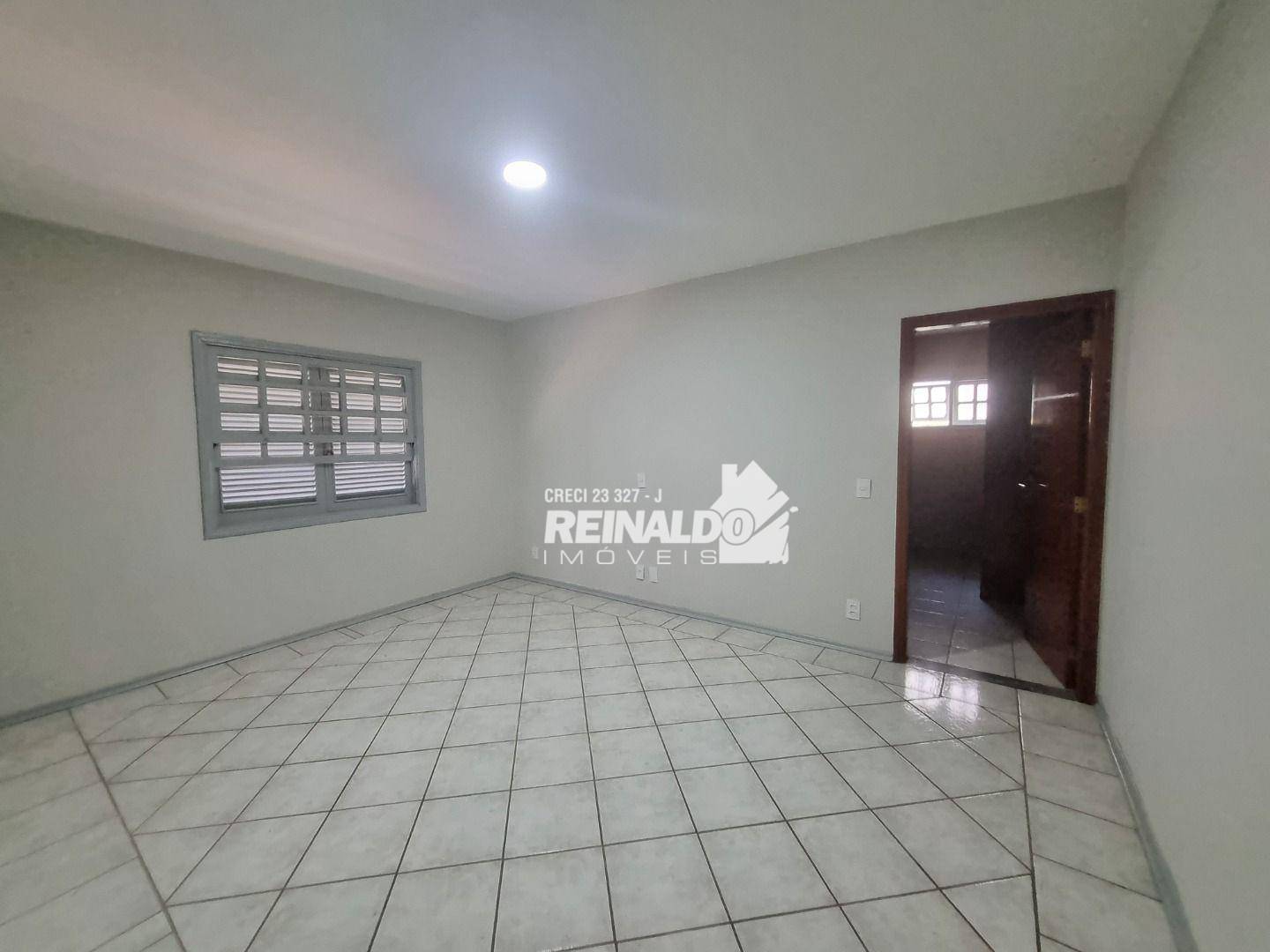 Casa de Condomínio para alugar com 4 quartos, 330m² - Foto 15