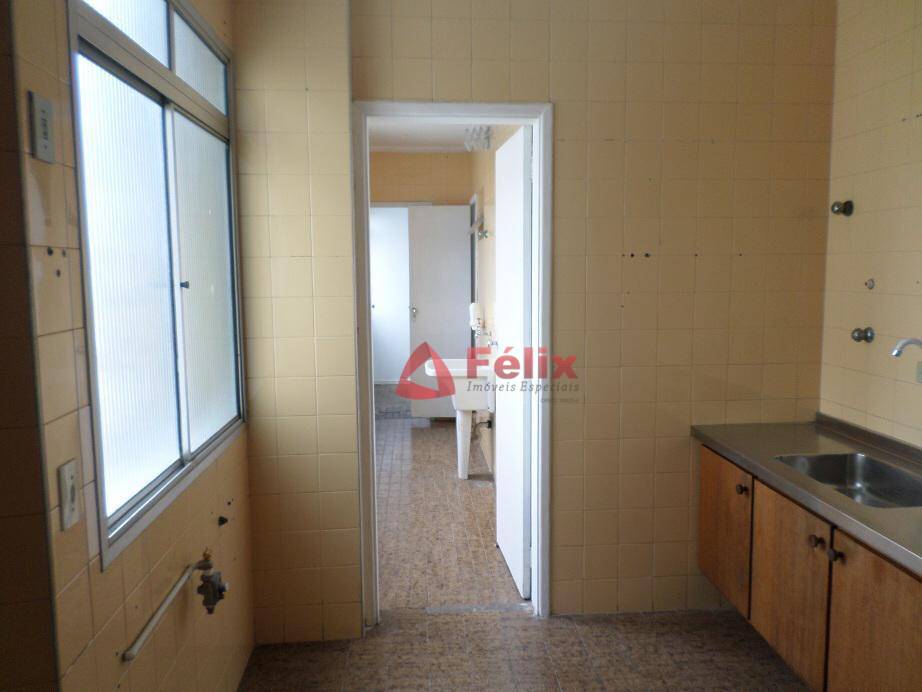 Apartamento à venda com 3 quartos, 146m² - Foto 9