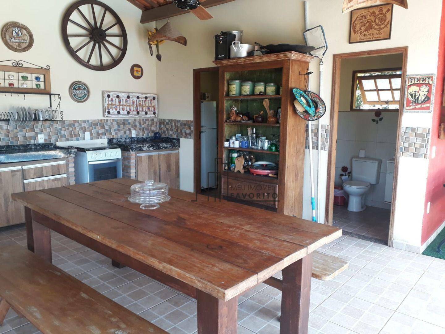 Chácara à venda com 4 quartos, 208m² - Foto 1