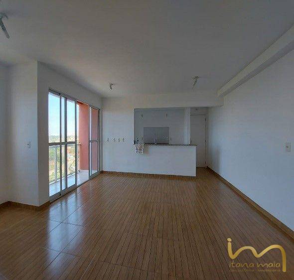 Apartamento à venda com 2 quartos, 70m² - Foto 2