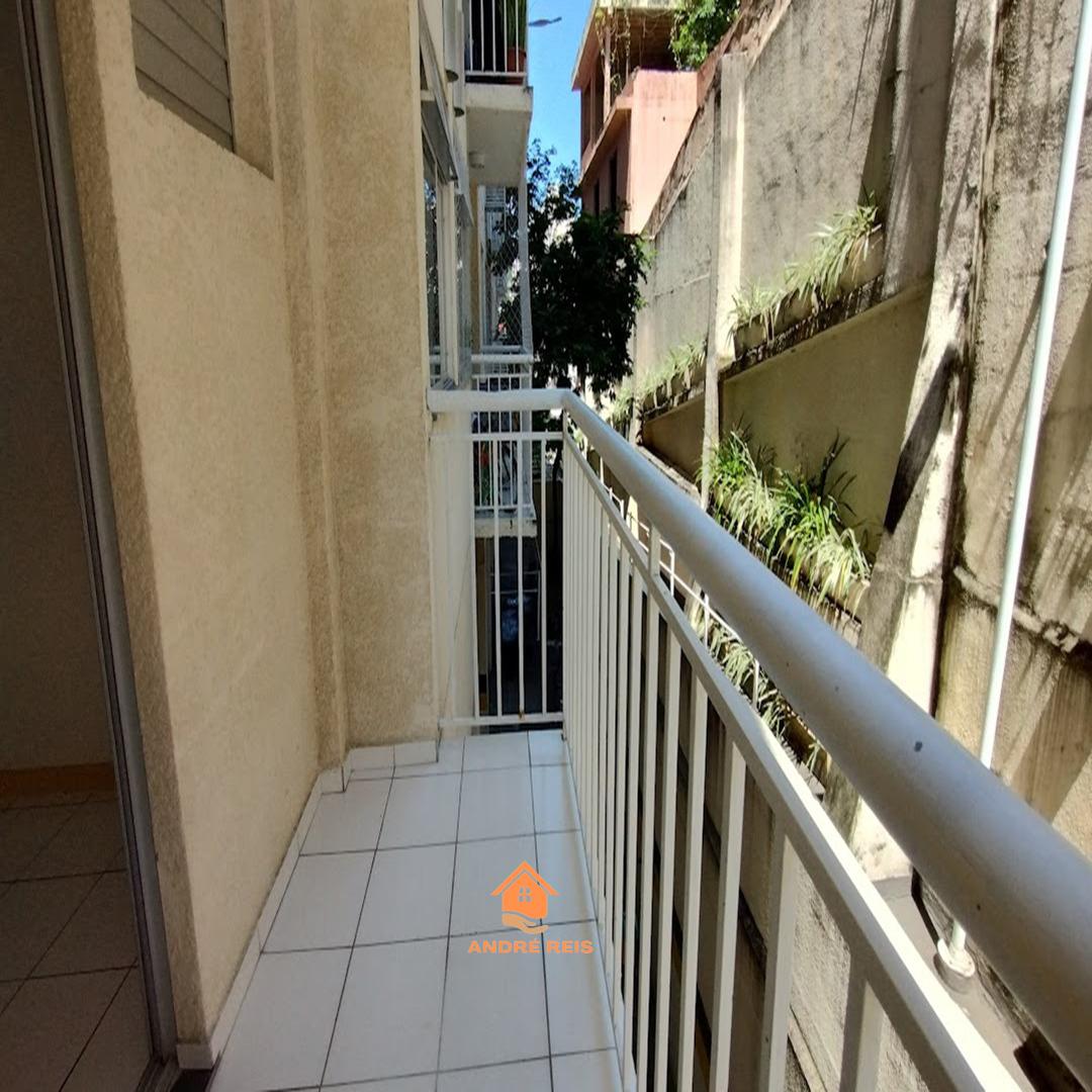 Apartamento à venda com 3 quartos, 85m² - Foto 1