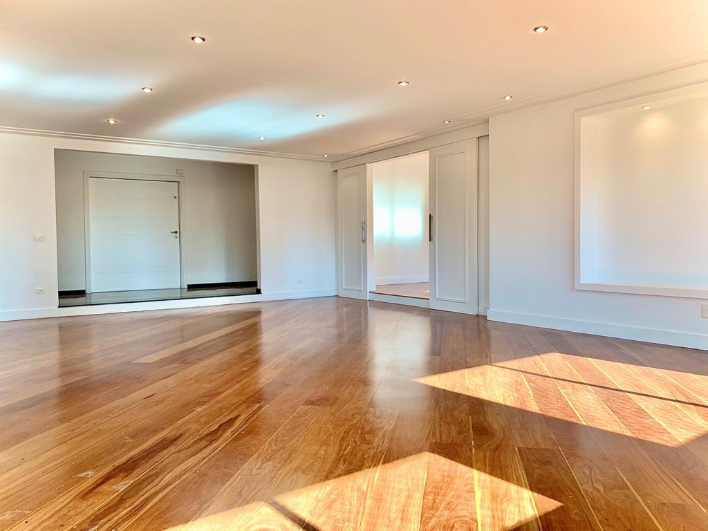 Apartamento à venda com 4 quartos, 370m² - Foto 1