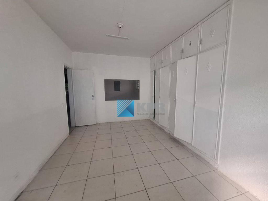 Casa à venda com 3 quartos, 300m² - Foto 16