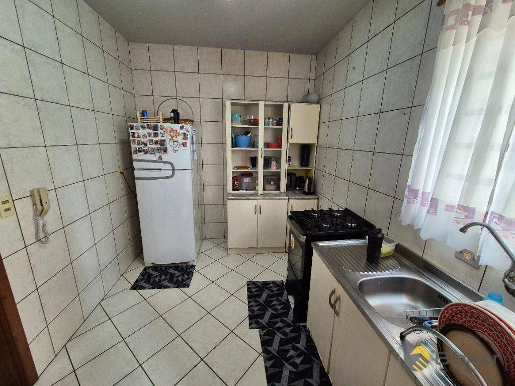 Apartamento à venda com 3 quartos, 72m² - Foto 4