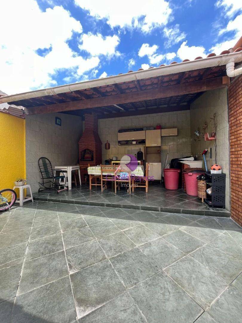 Casa à venda com 2 quartos, 120m² - Foto 16