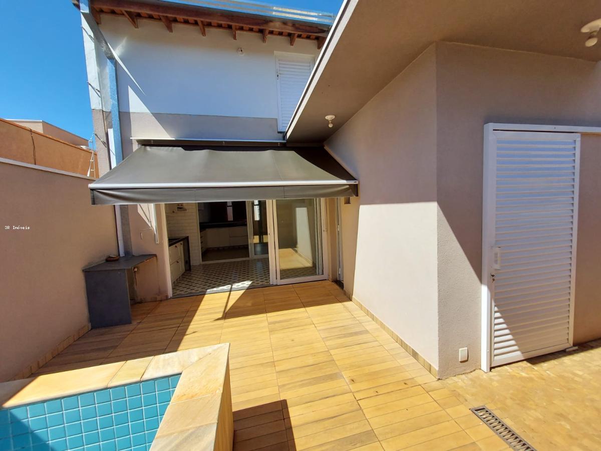 Casa à venda com 3 quartos, 131m² - Foto 1